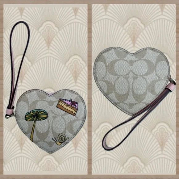 Coach Heart-Shaped Wristlet Mushroom Snail Cake NWT $150 - Picture 3 of 10